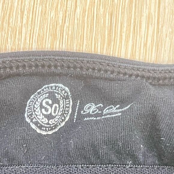 So Black Built in Bra Crop Top, Large Keyhole Cutout Back, Solid, Jrs X-small - Picture 3 of 7